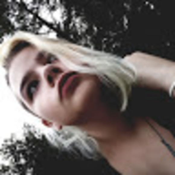 Meet your Posher, Megan - Picture 1 of 1